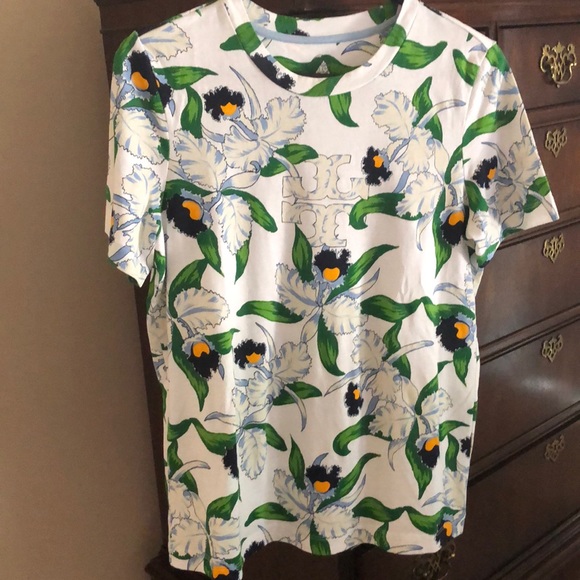 Tops - Tory Burch tee w/o tags NEW